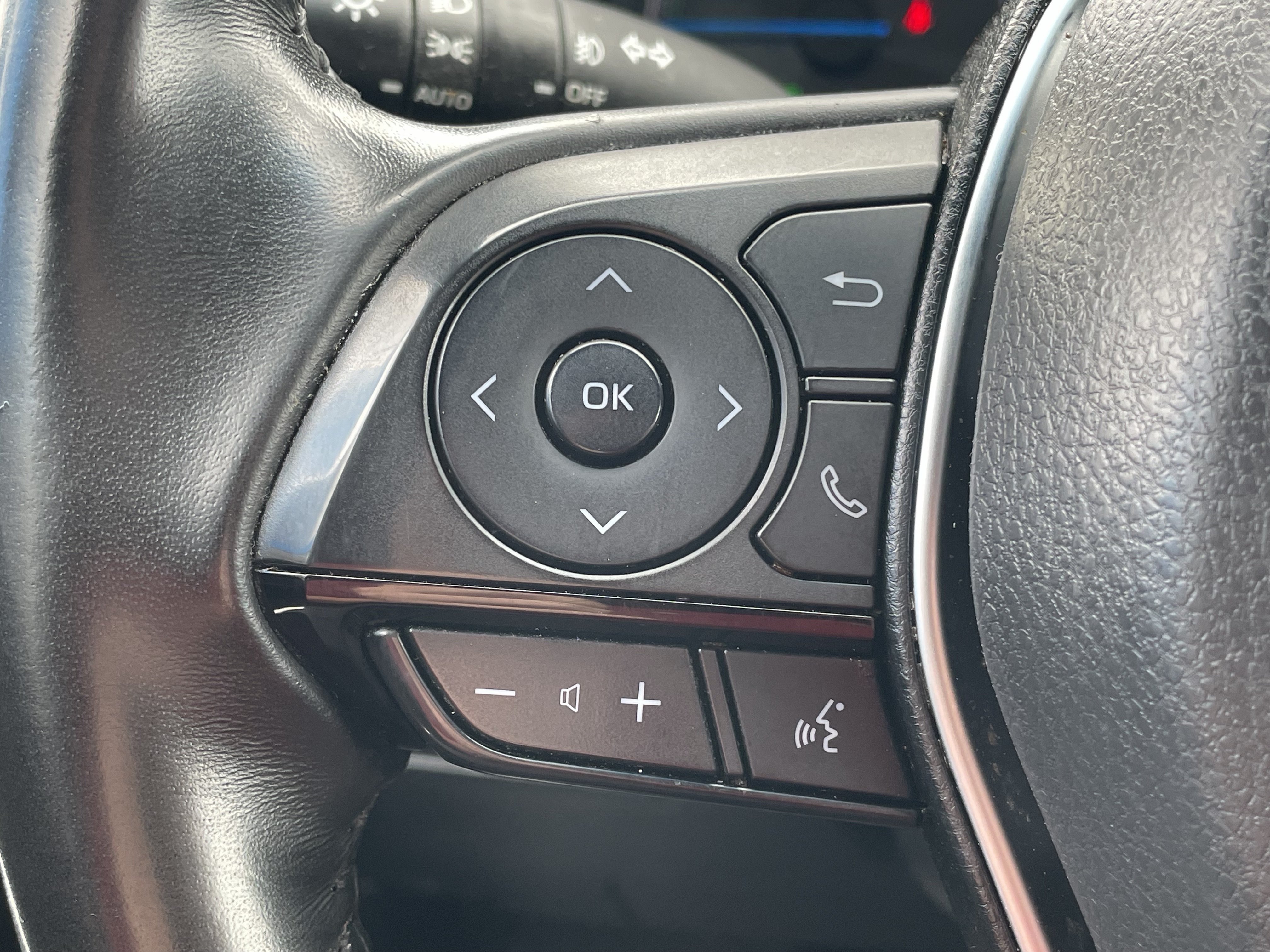 Used 2024 Toyota Venza XLE AWD/4WD image 29