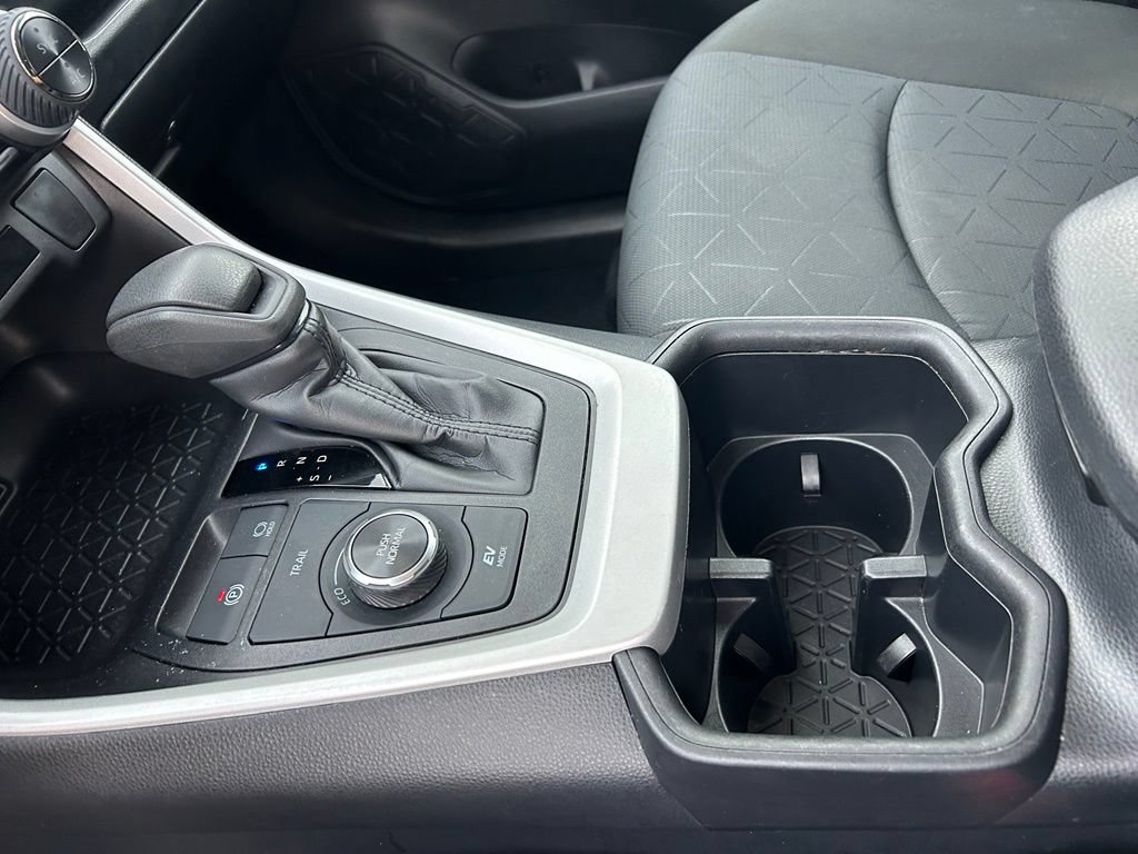Used 2025 Toyota RAV4 XLE AWD/4WD image 18