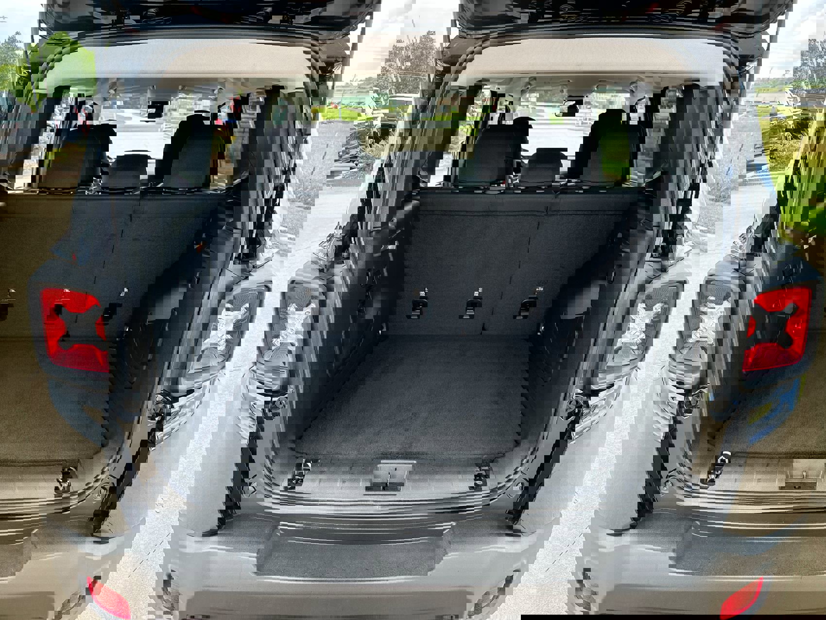 Used 2023 Jeep Renegade Trailhawk image 23