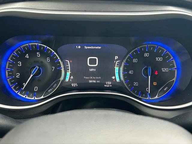 Certified 2023 Chrysler Pacifica Touring-L FWD image 20