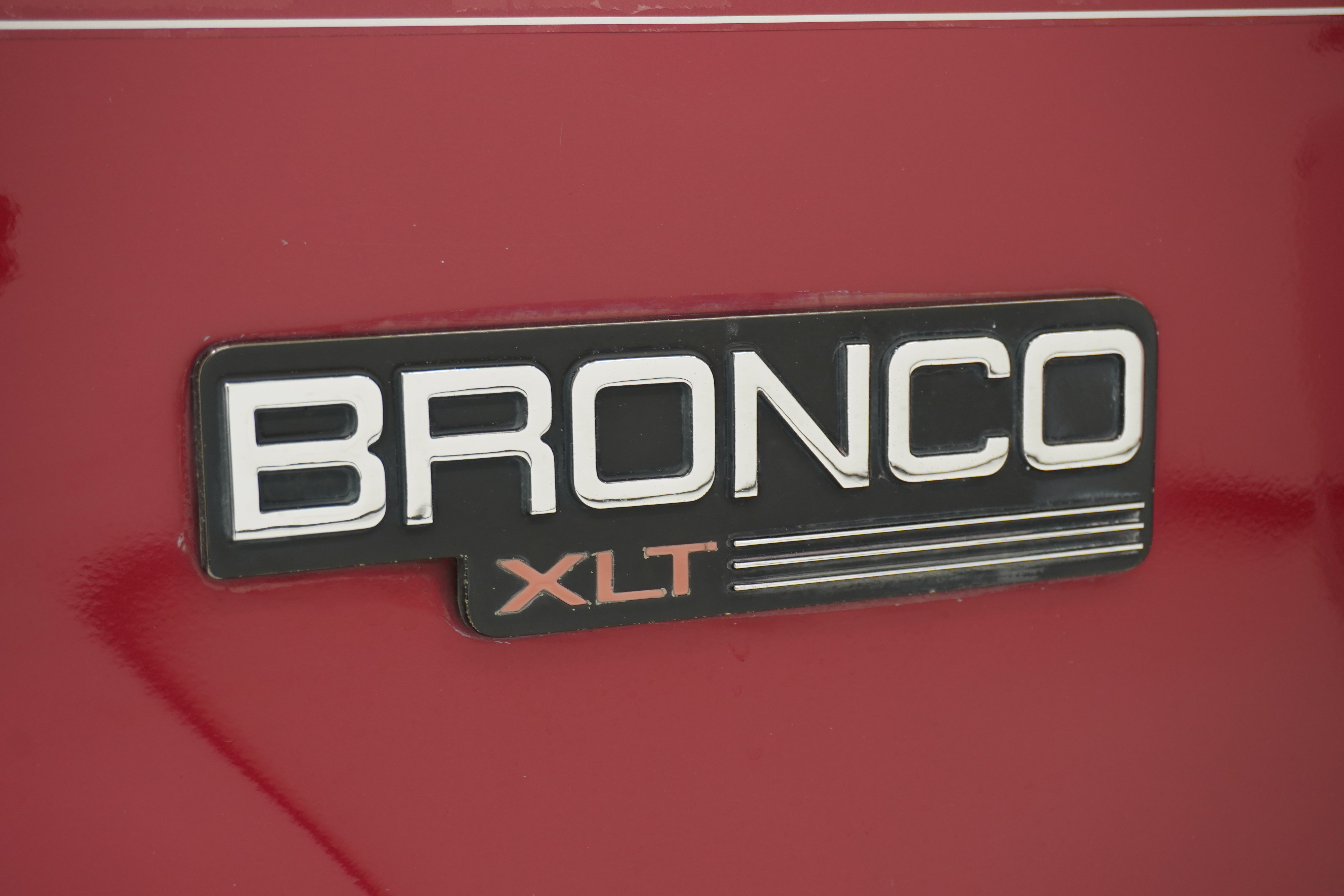 Used 1995 Ford Bronco XLT AWD/4WD image 8