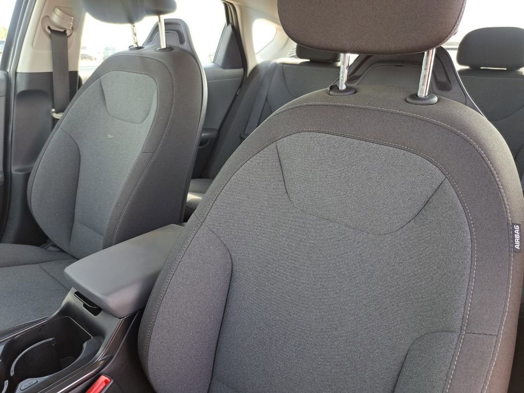 Used 2025 Kia K4 LXS image 19