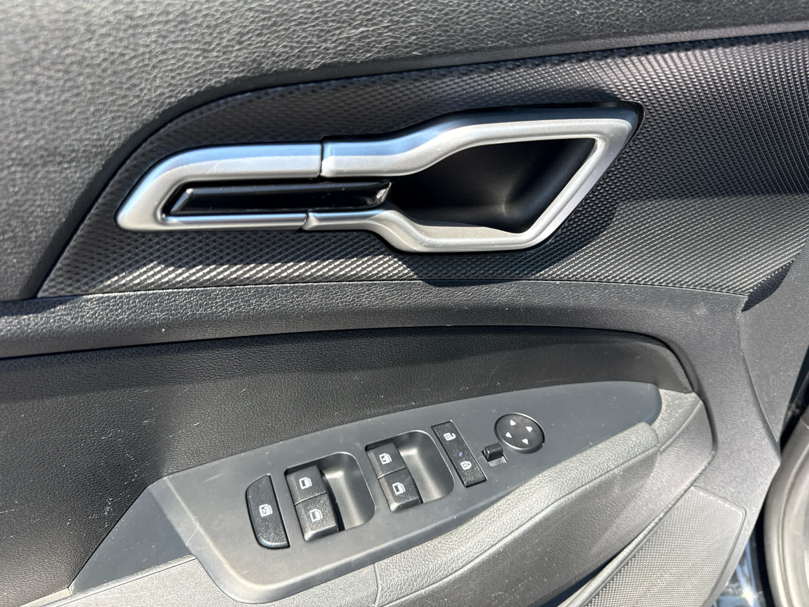Used 2025 Kia Sportage LX FWD image 10