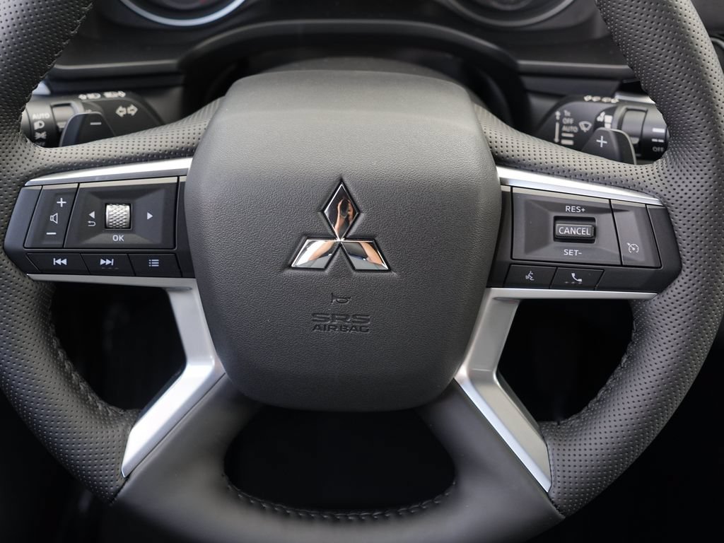 New 2026 Mitsubishi Outlander LE AWD/4WD image 23