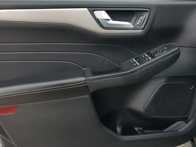 Used 2021 Ford Escape SE w/ SE Sport Appearance Package image 22