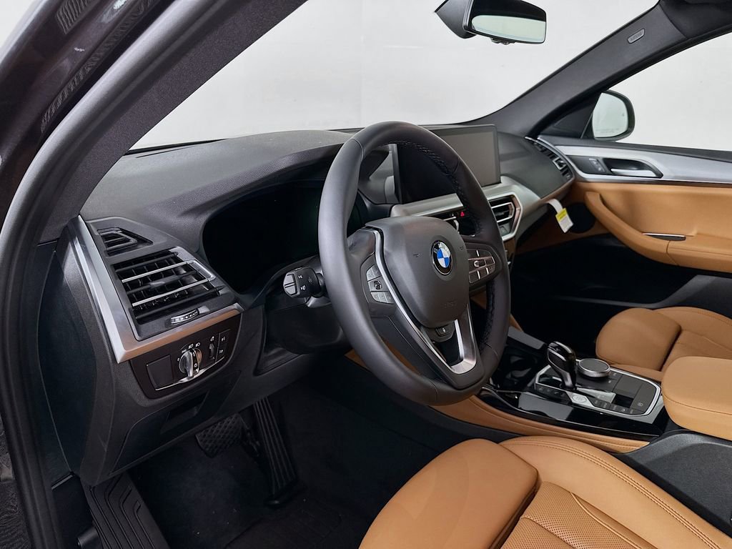 Used 2025 BMW X4 xDrive30i w/ Premium Package image 11