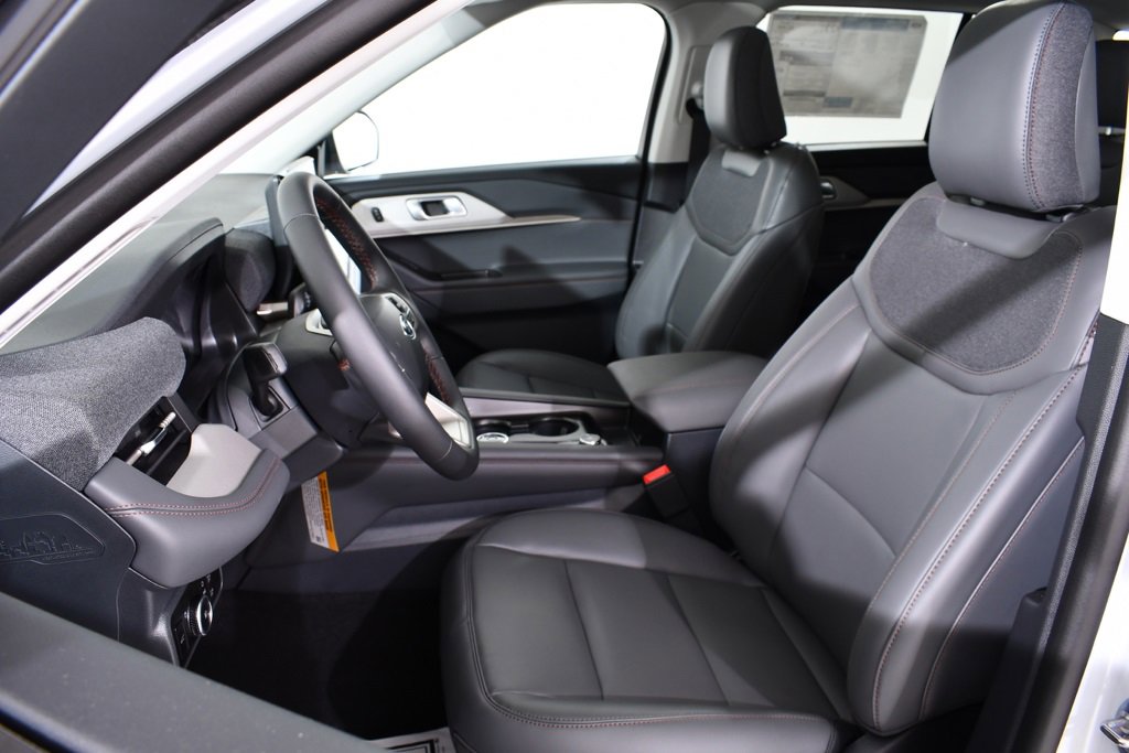 New 2025 Ford Explorer Active w/ Active Comfort Package image 6