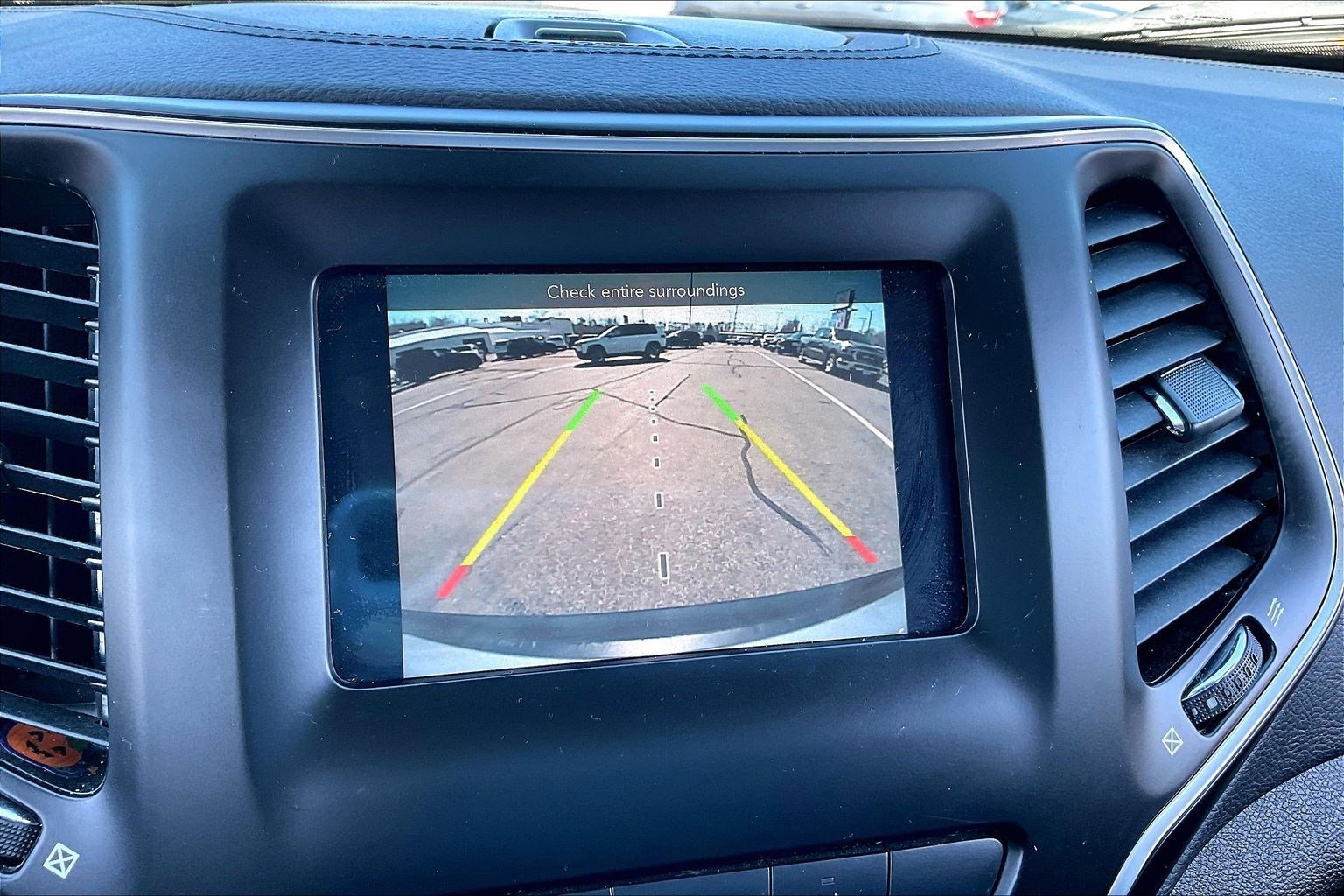 Used 2021 Jeep Cherokee Latitude Plus image 19