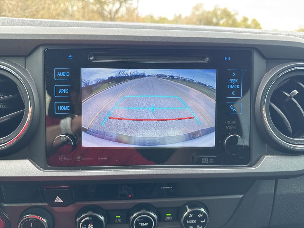 Used 2017 Toyota Tacoma TRD Sport w/ Tow Package (A/T) image 10