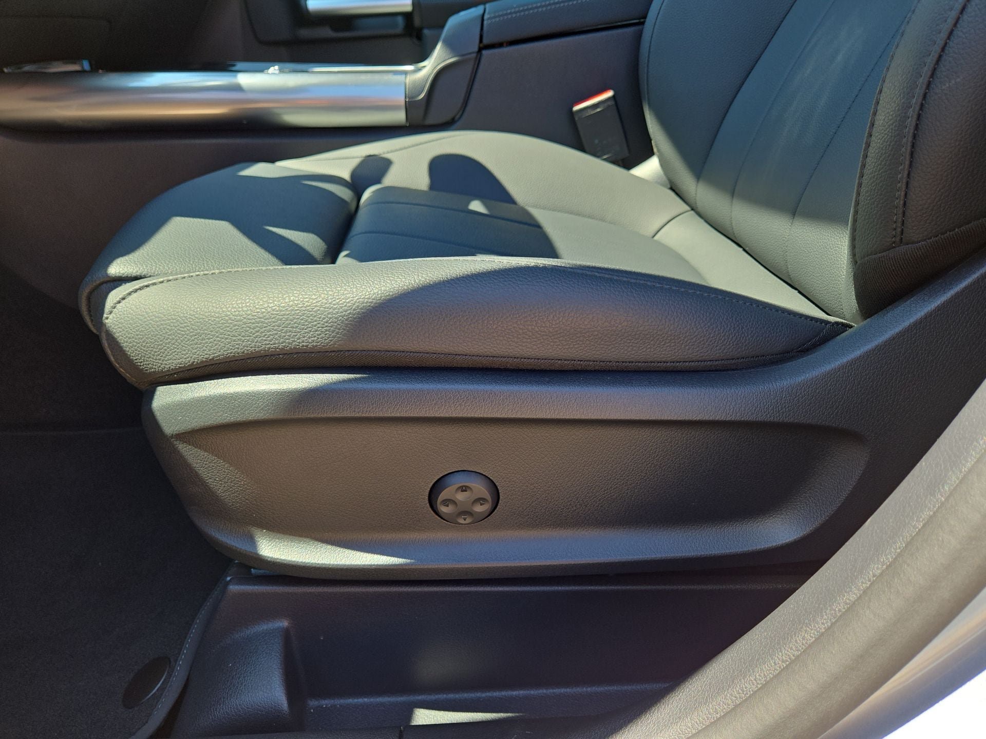 New 2025 Mercedes-Benz GLA 250 4MATIC image 17