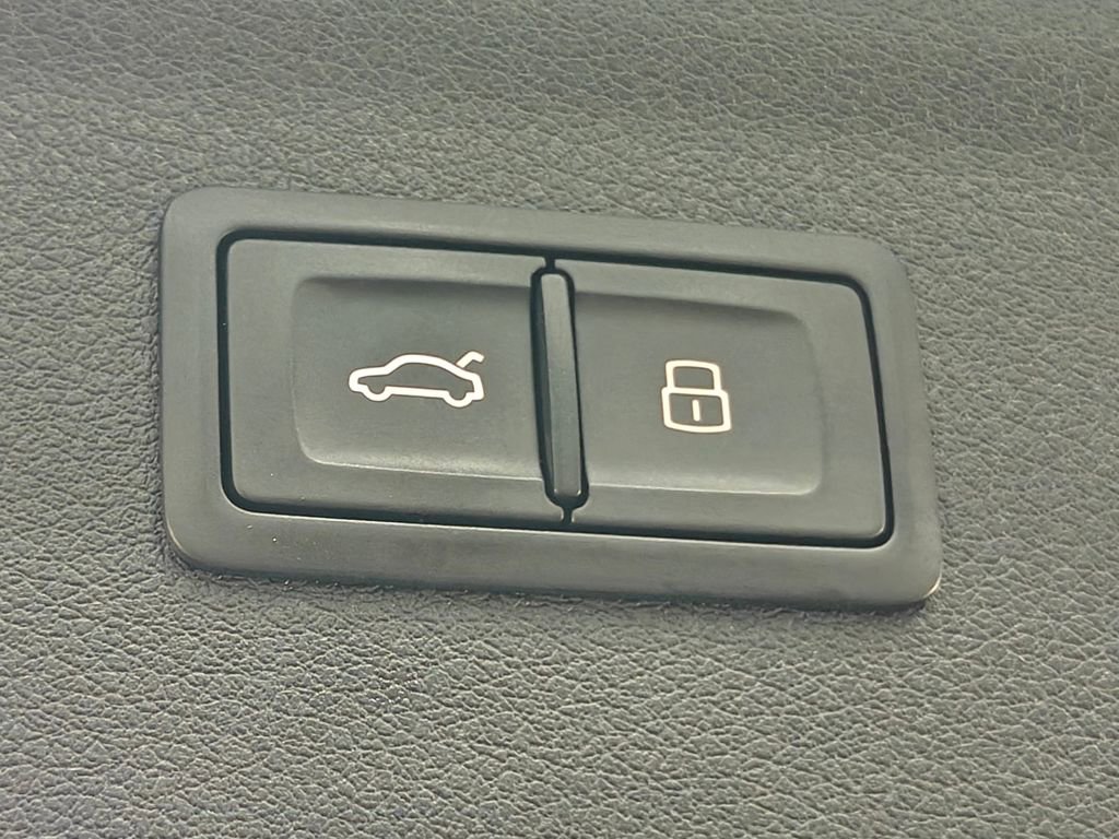 Used 2016 Audi Q3 2.0T Prestige w/ Prestige Package image 34