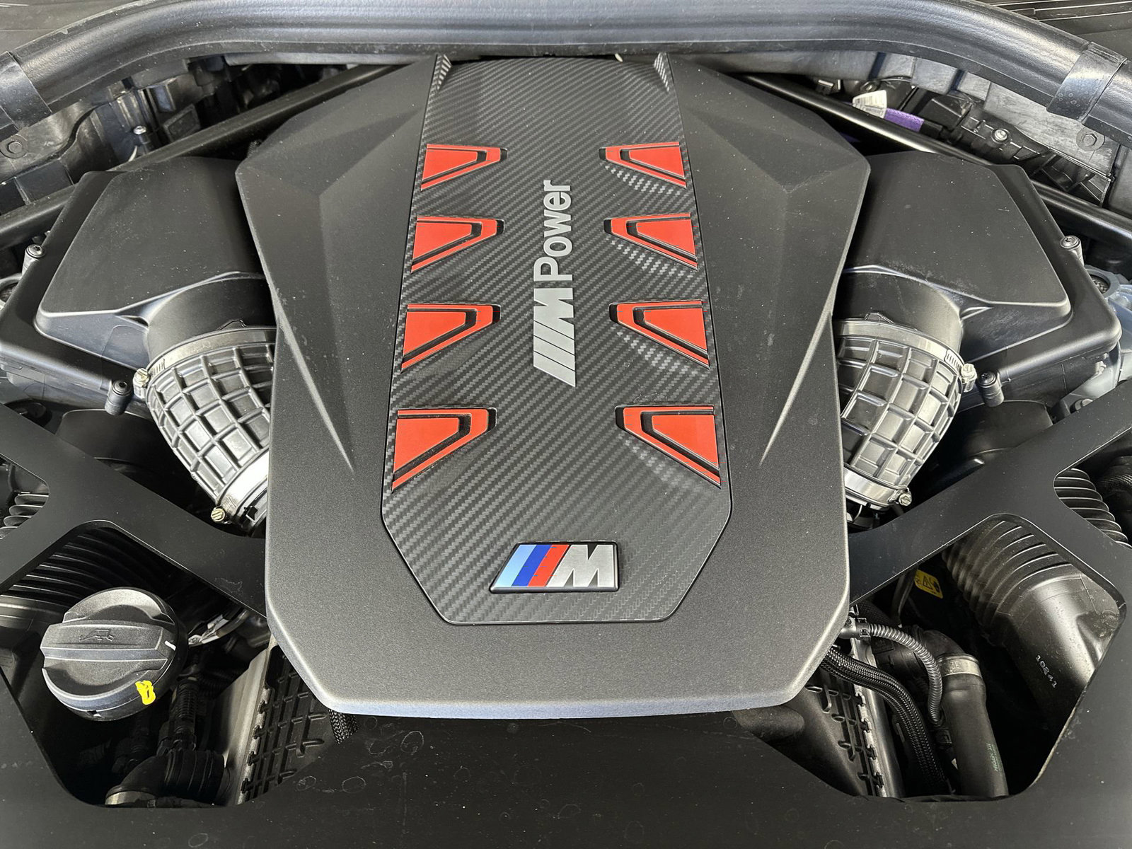 Used 2025 BMW X6 M Competition w/ Executive Package image 28