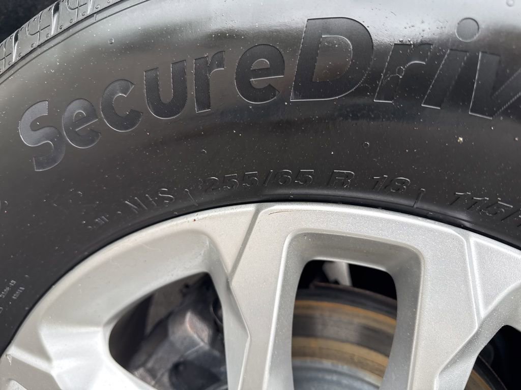Used 2020 Chevrolet Traverse LT FWD image 35