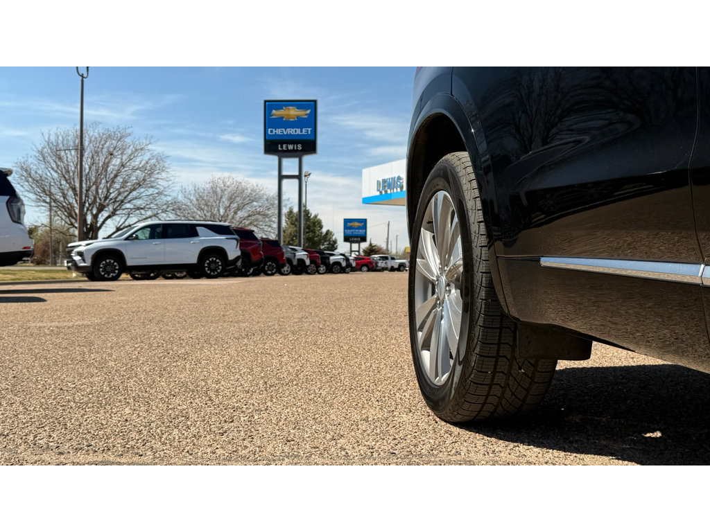 Used 2023 Cadillac XT6 Premium Luxury image 8