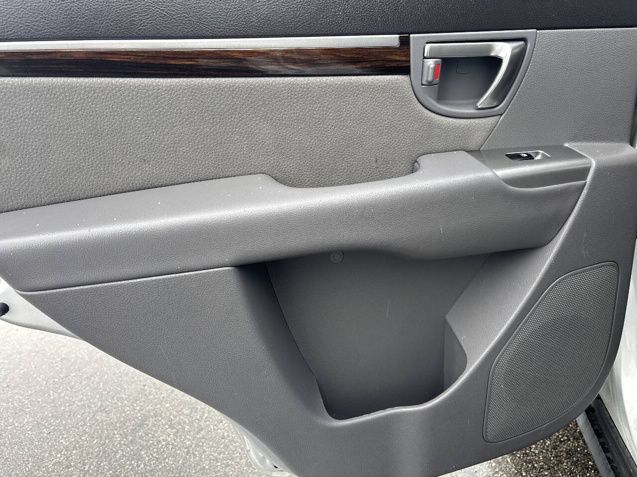 Used 2011 Hyundai Santa Fe SE FWD image 15