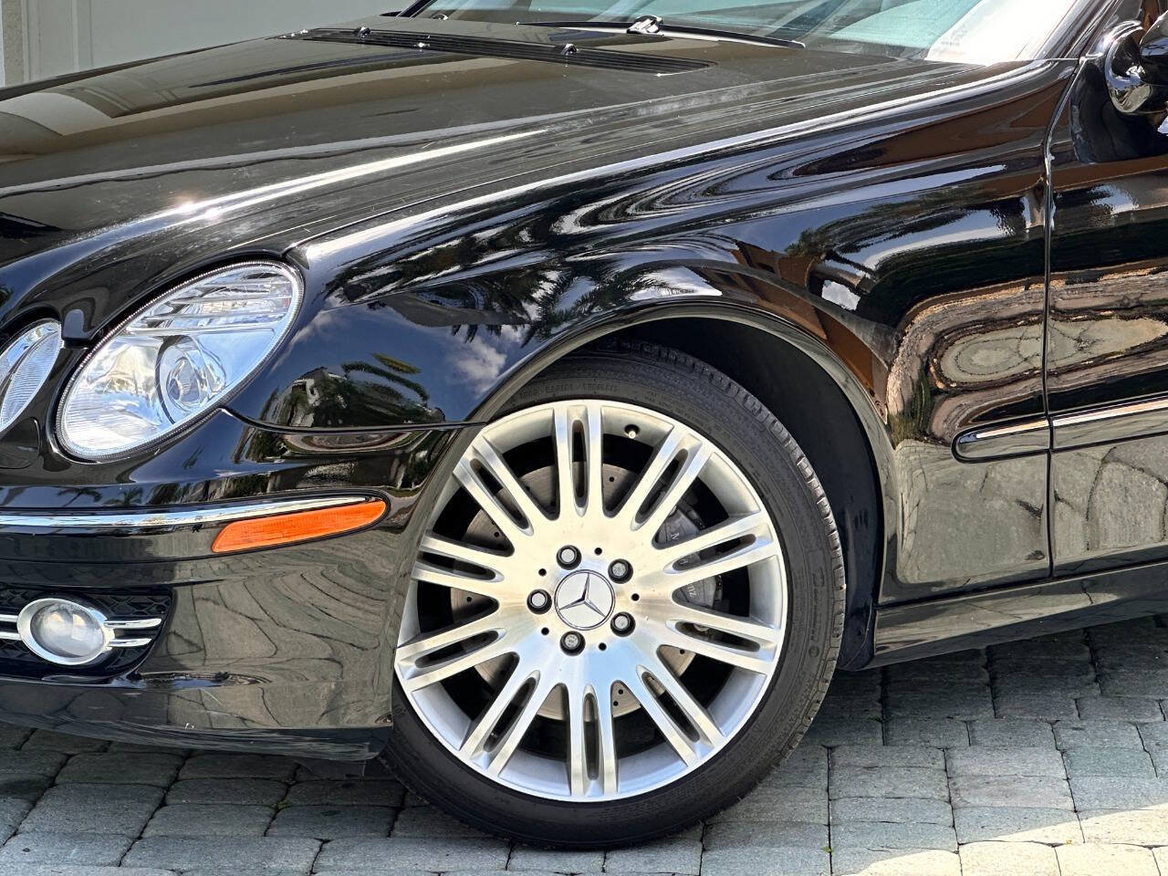 Used 2007 Mercedes-Benz E 350 Sedan image 3