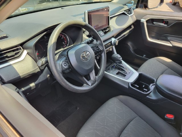 Used 2023 Toyota RAV4 XLE FWD image 5