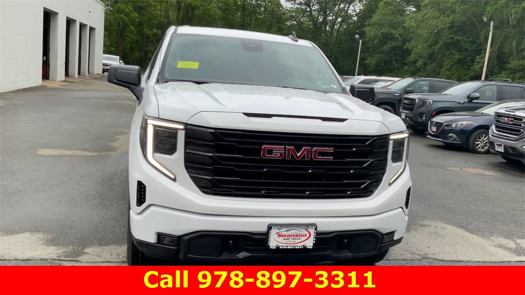 New 2025 GMC Sierra 1500 Elevation image 3
