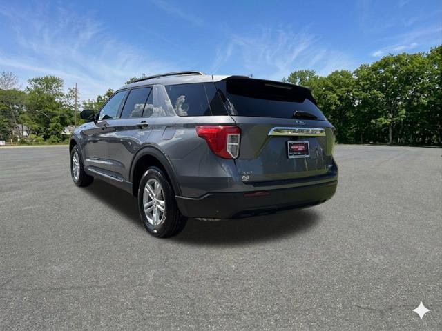 Used 2024 Ford Explorer XLT AWD/4WD image 6