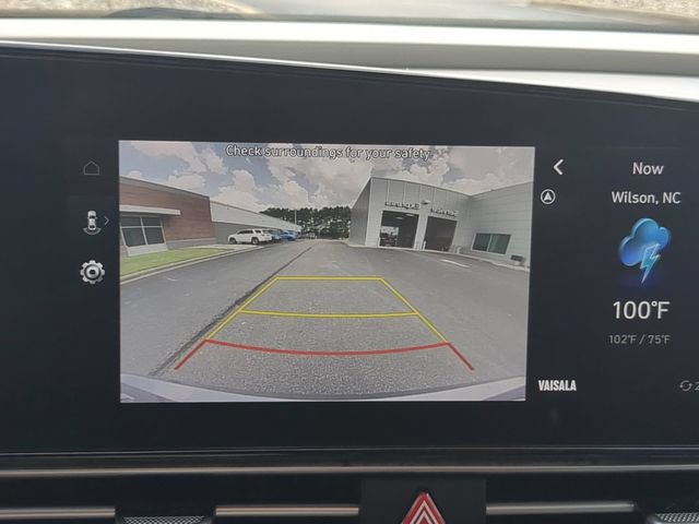 Used 2024 Hyundai Elantra SEL FWD image 21