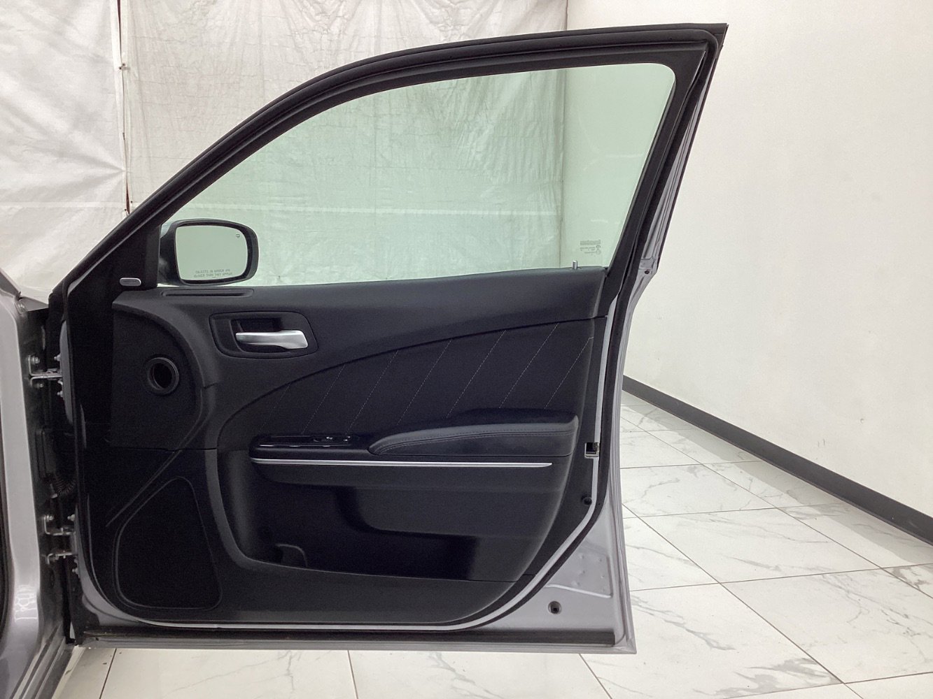 Used 2015 Dodge Charger SXT RWD image 19