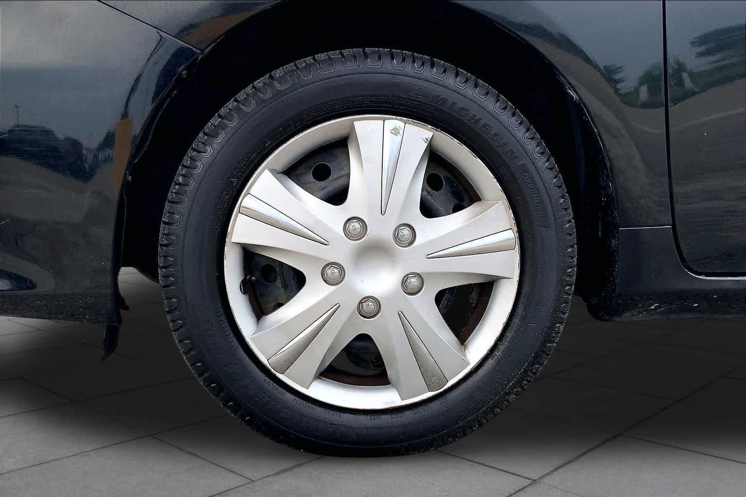 Used 2012 Toyota Corolla LE FWD image 11