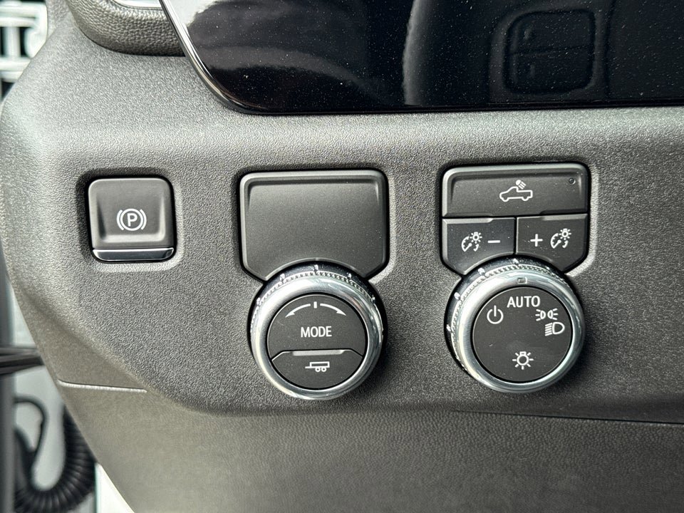 Used 2026 GMC Sierra 1500 SLE RWD image 30