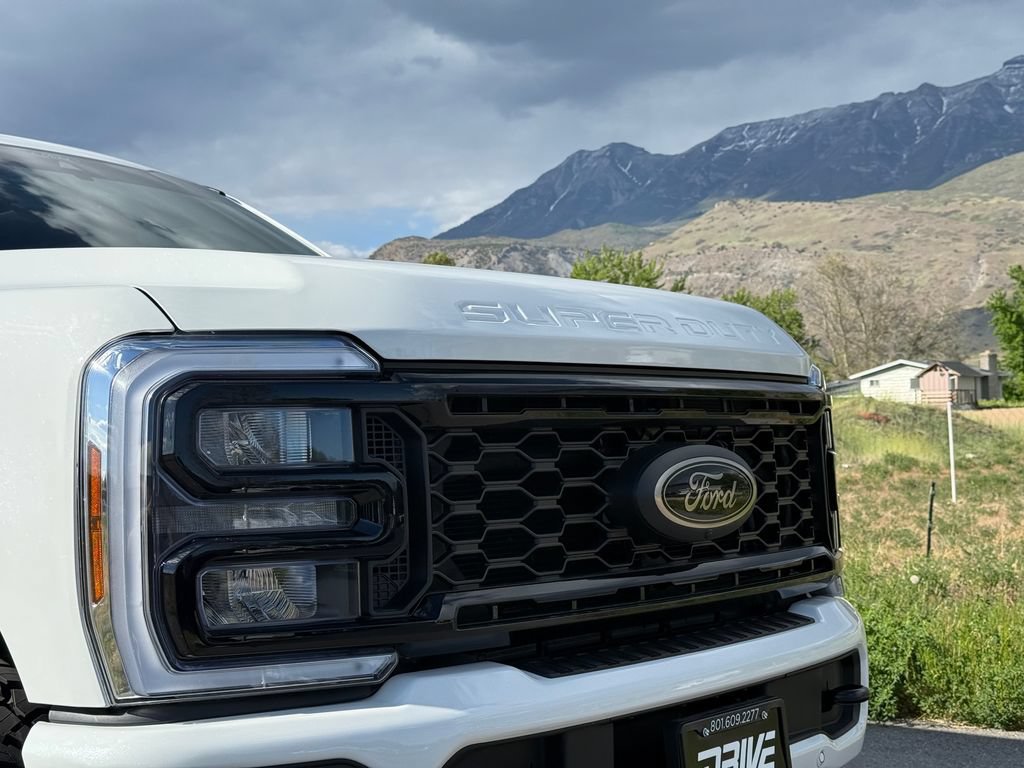 Used 2026 Ford F350 Lariat w/ Black Appearance Package AWD/4WD image 20