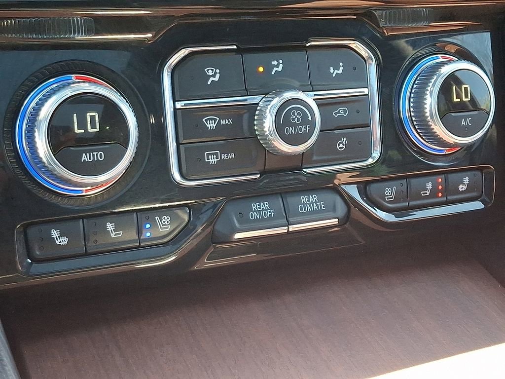 Certified 2023 GMC Yukon Denali Ultimate AWD/4WD image 17