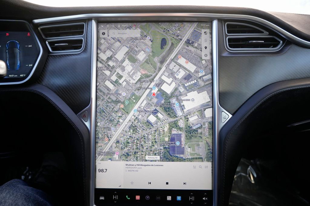 Used 2017 Tesla Model S 75D image 57