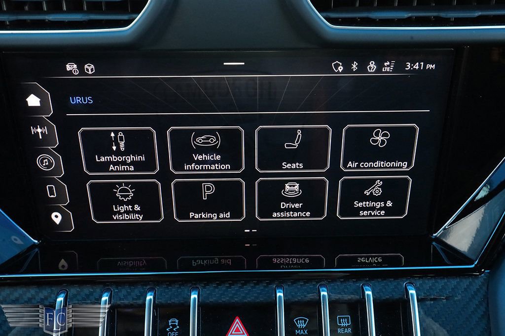 Used 2024 Lamborghini Urus Performante AWD/4WD image 33