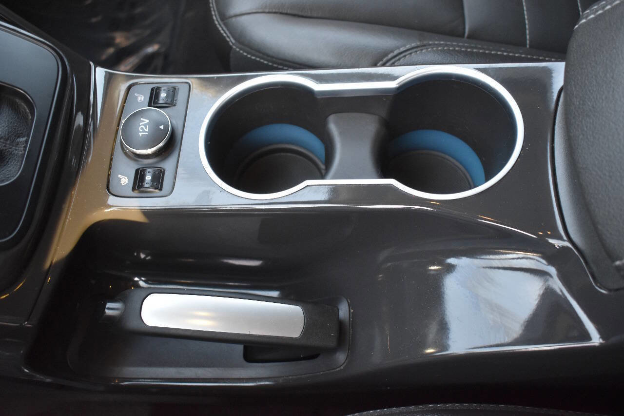 Used 2016 Ford Escape Titanium image 30