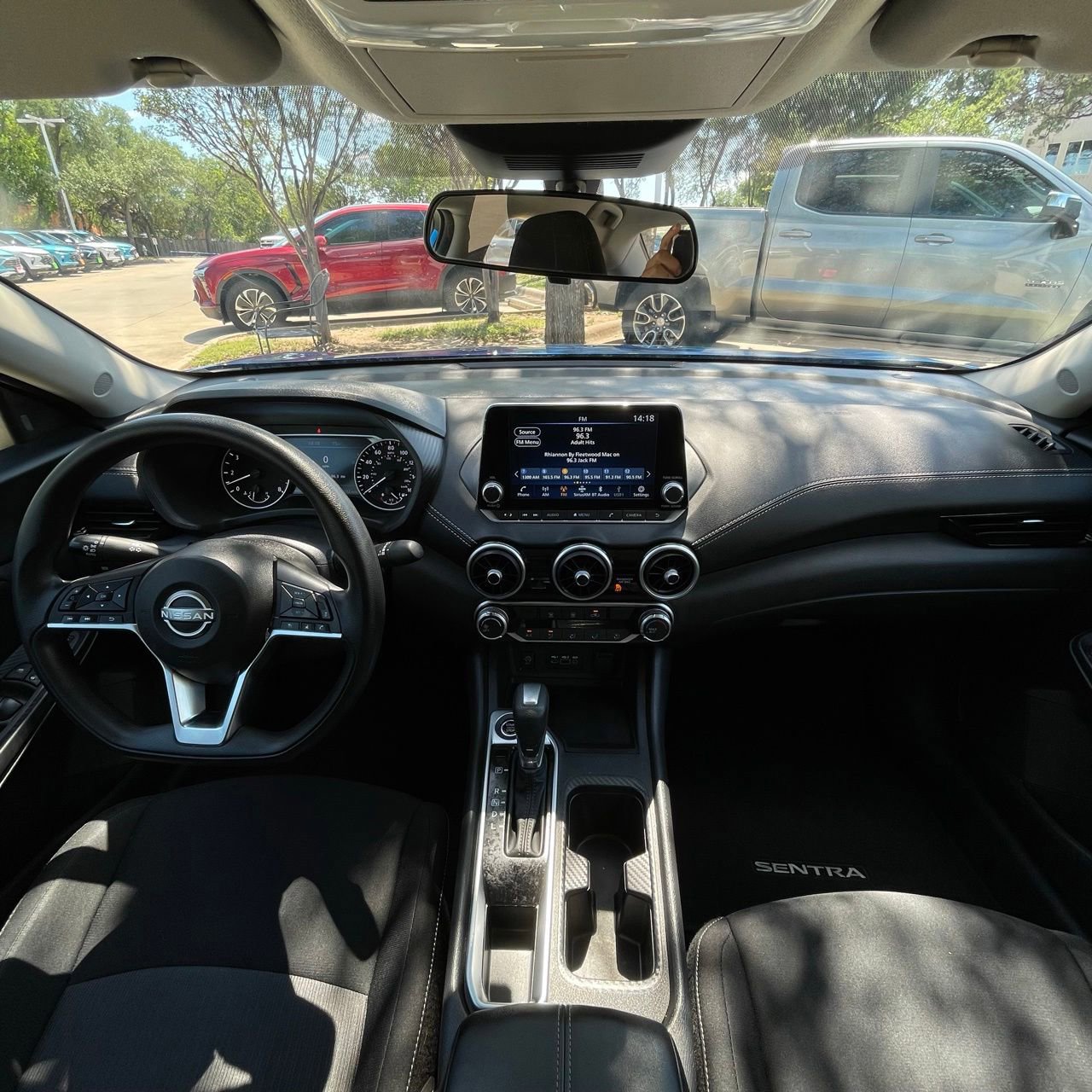 Used 2024 Nissan Sentra SV FWD image 11
