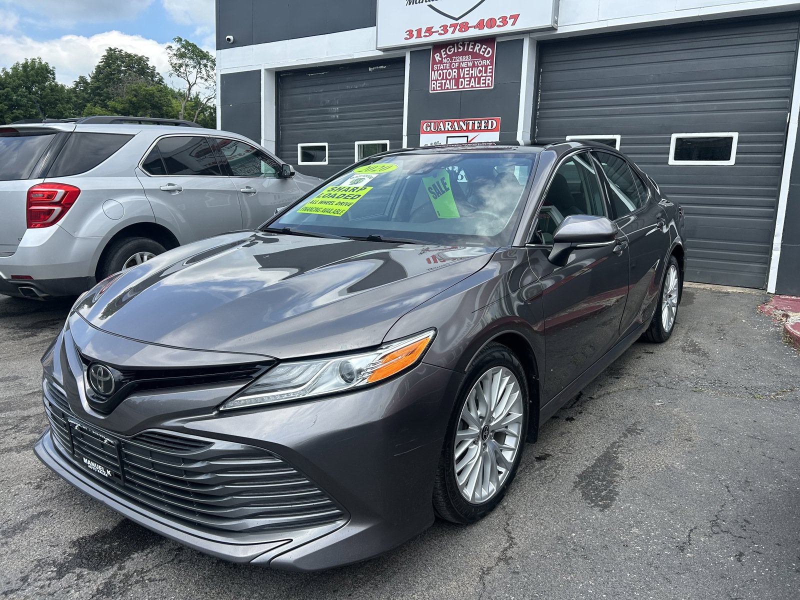 Used 2020 Toyota Camry XLE AWD/4WD image 3
