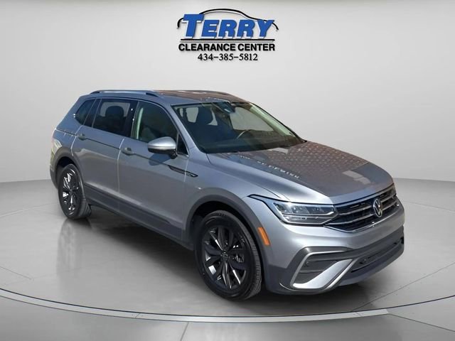 Used 2023 Volkswagen Tiguan SE FWD image 2