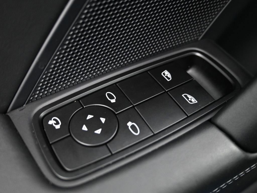 Certified 2025 Porsche 911 Carrera image 17