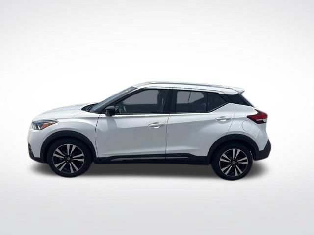 Used 2020 Nissan Kicks SR w/ SR Premium Package FWD image 2