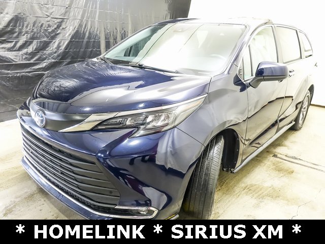 Certified 2024 Toyota Sienna XLE image 4