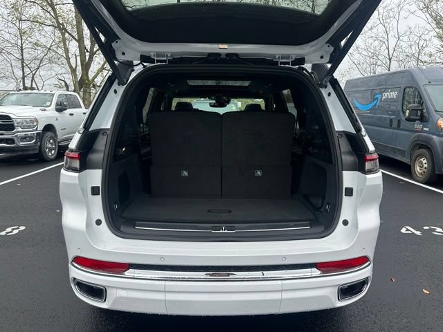 New 2025 Jeep Grand Cherokee L Overland AWD/4WD image 13