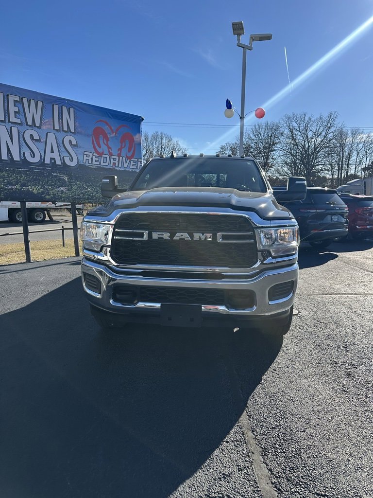 Used 2024 RAM 2500 Tradesman w/ Chrome Appearance Group image 5