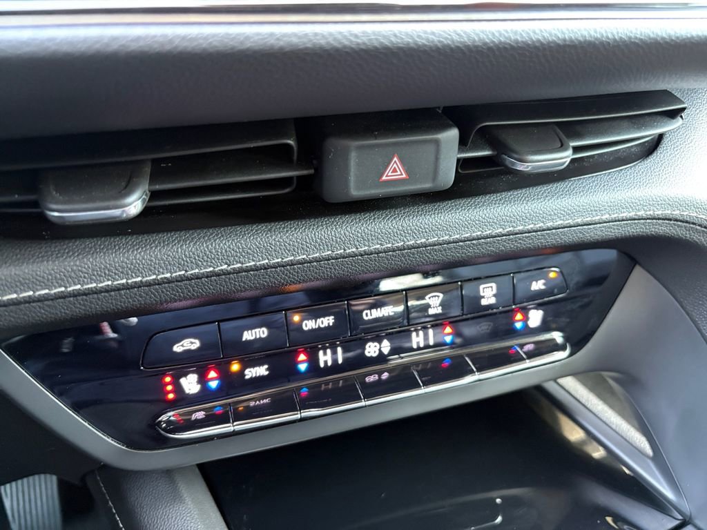 Used 2023 Buick Envision Avenir image 6