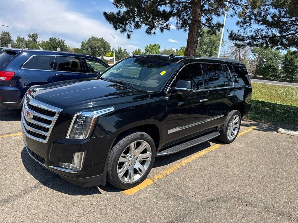 Used 2017 Cadillac Escalade Luxury AWD/4WD image 1