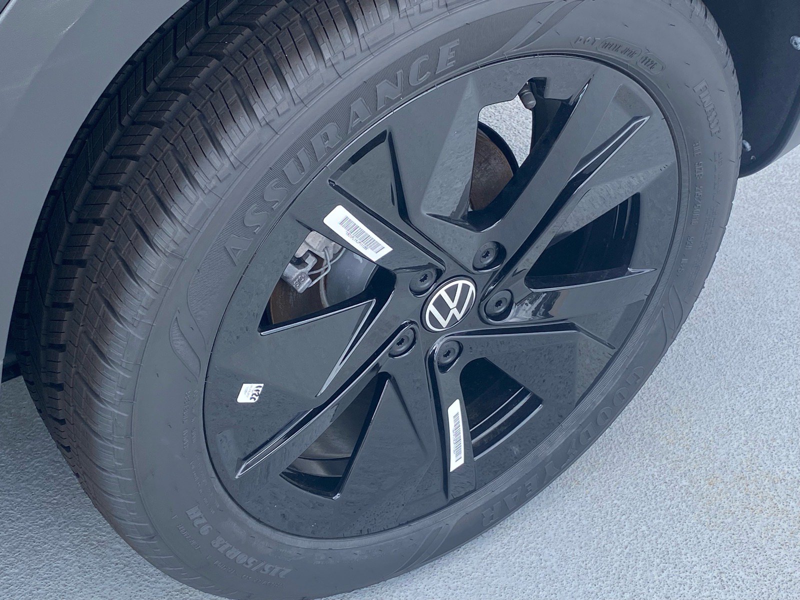 New 2026 Volkswagen Taos SE FWD image 11