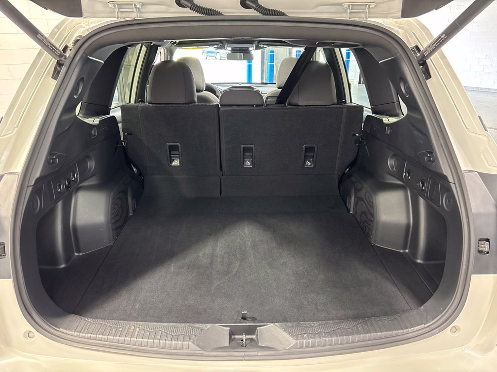 Used 2025 Subaru Forester Premium AWD/4WD image 36