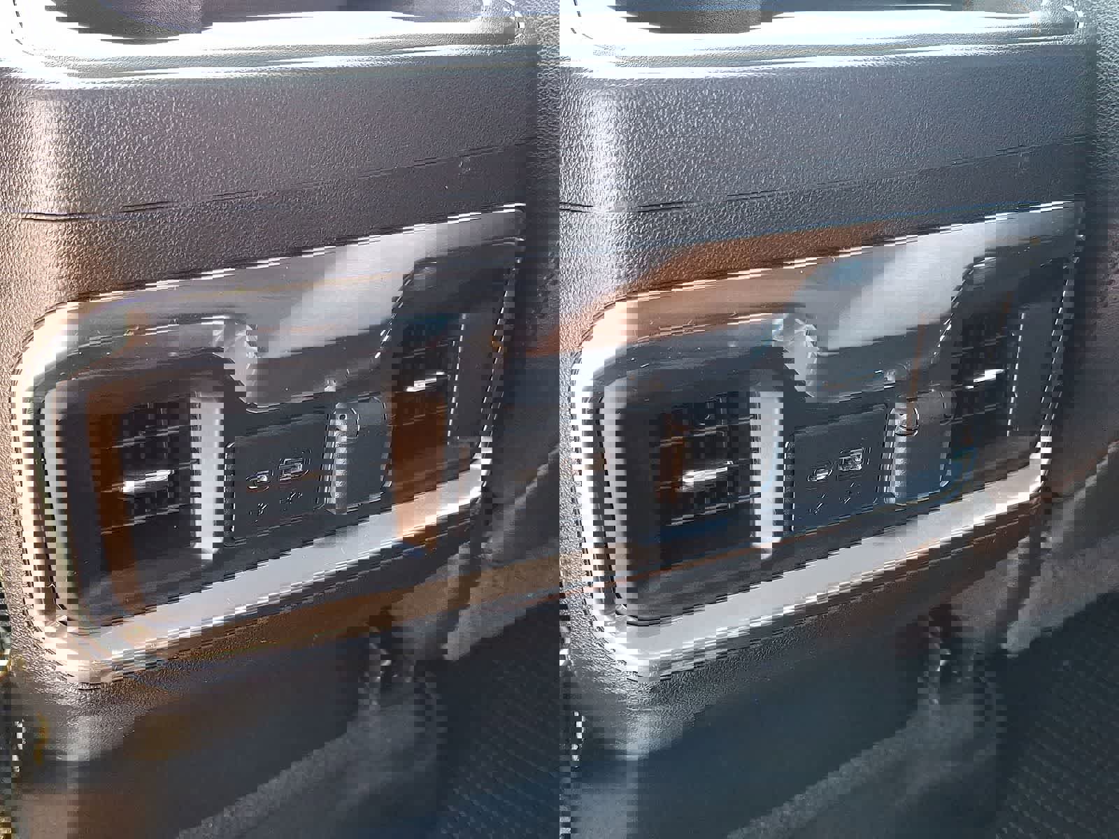 Used 2021 Chevrolet Silverado 1500 LTZ image 27