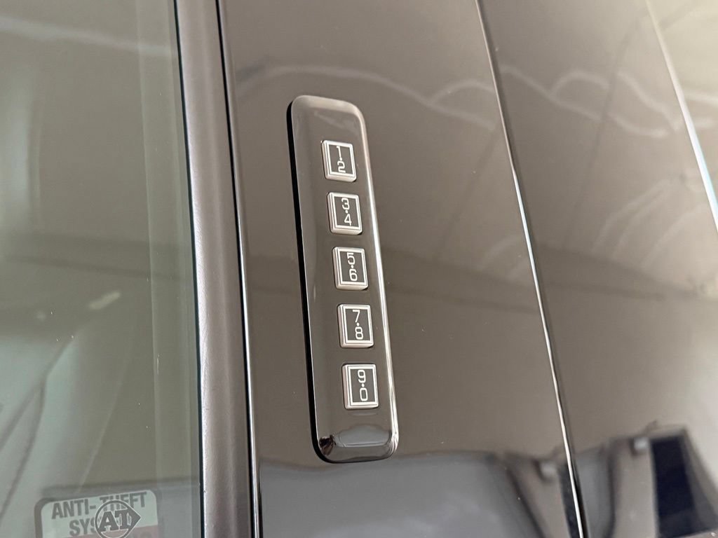 Used 2019 Ford F150 Raptor w/ Equipment Group 802A Luxury AWD/4WD image 40