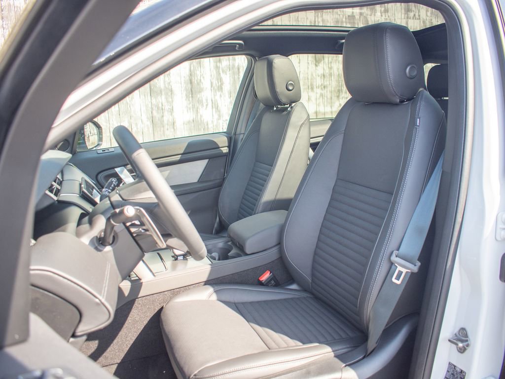 New 2026 Land Rover Discovery Sport Landmark AWD/4WD image 19