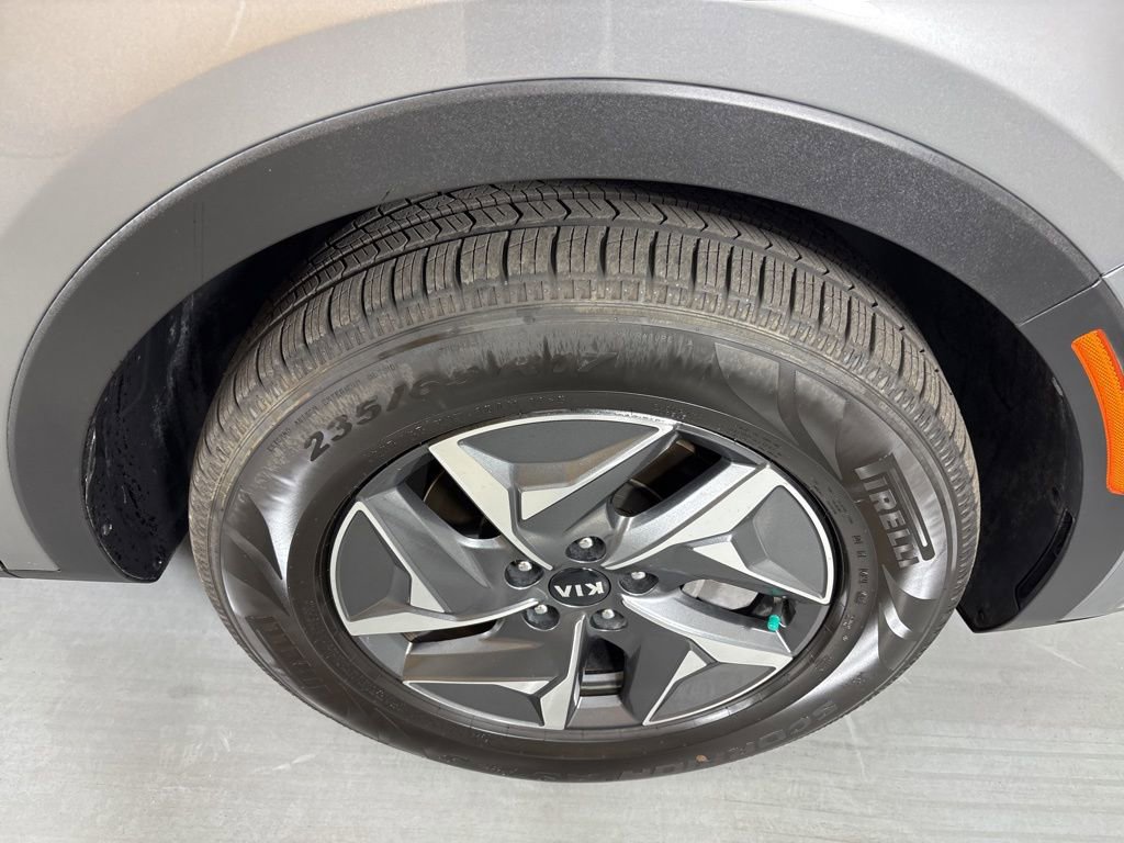 Used 2021 Kia Sorento EX image 11