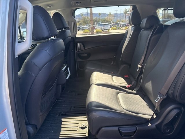 Used 2025 Kia Carnival SX Prestige image 18