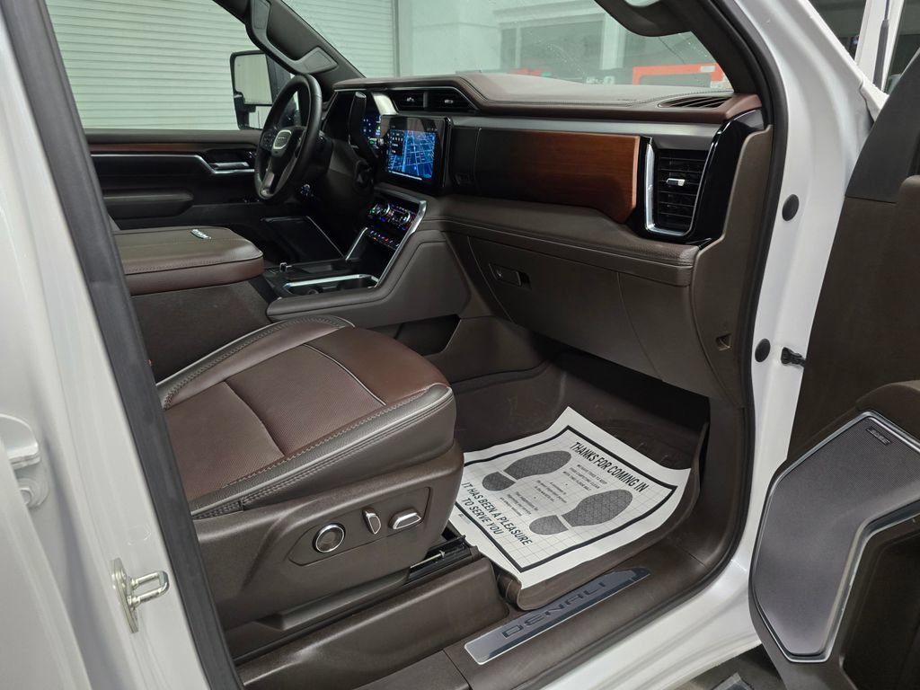 Used 2024 GMC Sierra 3500 Denali w/ Denali Reserve Package AWD/4WD image 43